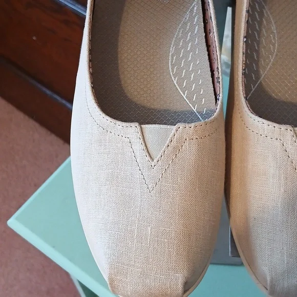 Bob's Skechers Air-cooled Arch Fit Size 8 1/2 - Picture 2 of 11